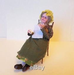 D/house Miniature Witch Hag Eating a Donut 1/12th The Giddy Kipper