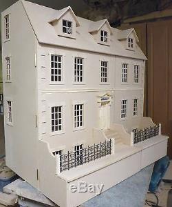 Dalton House 3ft wide Dolls House with Basement 112 Scale in KIT