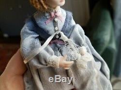 Dollhouse Miniature Artisan Young Lady Doll making Lace 112