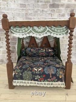 Dolls House 1/12 Scale Miniature Artisan Quality Walnut 4 Poster Bed & Bedding