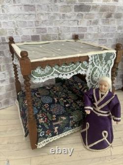 Dolls House 1/12 Scale Miniature Artisan Quality Walnut 4 Poster Bed & Bedding