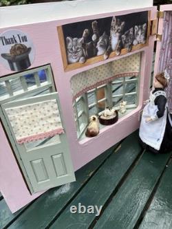 Dolls House 1/12 Scale Miniature Customised Lady & The Tramp Pet Shop Room Box