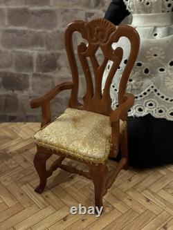 Dolls House 1/12 Scale Miniature Glenowen Walnut Dining Room Table & 4Chairs