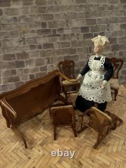 Dolls House 1/12 Scale Miniature Glenowen Walnut Dining Room Table & 4Chairs