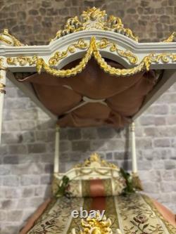 Dolls House 1/12 Scale Miniature Jiayi White & Gold 4 Poster Bed & Bedding