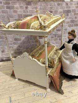 Dolls House 1/12 Scale Miniature Jiayi White & Gold 4 Poster Bed & Bedding