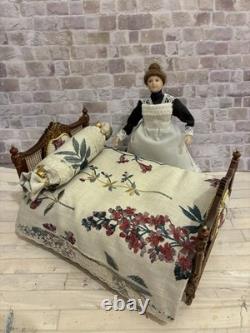 Dolls House 1/12 Scale Miniature Quality Walnut French Double Bed And Bedding