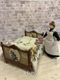 Dolls House 1/12 Scale Miniature Quality Walnut French Double Bed And Bedding