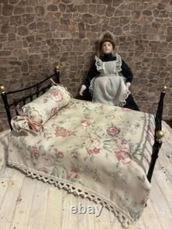 Dolls House 1/12 Scale Vintage Phoenix Miniatures Double Metal Bed & Bedding