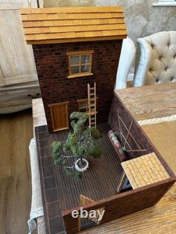 Dolls House 112 miniature diorama terraced yard room box