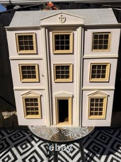 Dolls House Emporium Classic Dolls House Vintage 112 Scale Miniature
