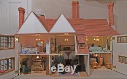 Dolls House Emporium LUTYENS HOUSE inc LIGHTING & Some FURNITURE Excellent Model