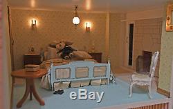 Dolls House Emporium LUTYENS HOUSE inc LIGHTING & Some FURNITURE Excellent Model