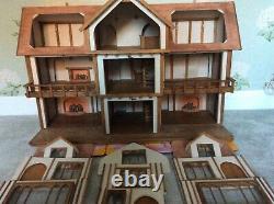 Dolls House Tudor Style Mansion by Rowen Miniatures