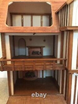 Dolls House Tudor Style Mansion by Rowen Miniatures