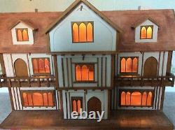 Dolls House Tudor Style Mansion by Rowen Miniatures