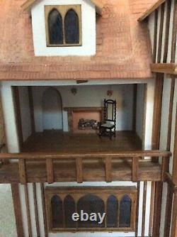 Dolls House Tudor Style Mansion by Rowen Miniatures