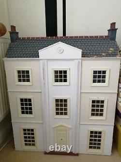 Dolls House (vintage)