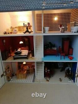 Dolls House (vintage)