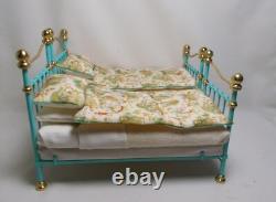 Dolls house Miniature PAIR TWIN SINGLE BEDS PAINTED BRASS