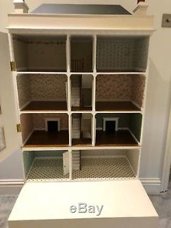 Dolls house beautiful, victorian dolls house, excellent condition