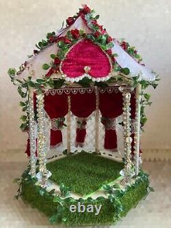 Dolls house, gazebo, miniatures, miniature gazebo, heart design