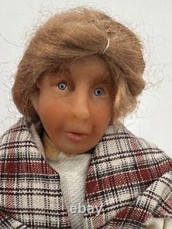 Dolls house miniature 112 ARTISAN peasant lady doll FULL POSEABLE