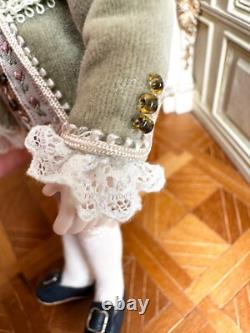 Dolls house miniature 112 ARTISAN porcelain Georgian gentleman doll POSEABLE