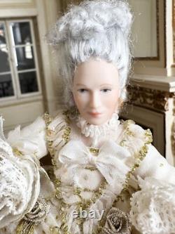 Dolls house miniature 112 ARTISAN porcelain Georgian lady doll POSEABLE