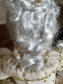 Dolls house miniature 112 ARTISAN porcelain Georgian lady doll POSEABLE