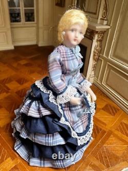 Dolls house miniature 112 ARTISAN porcelain Victorian lady doll POSEABLE