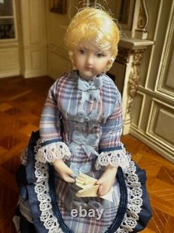 Dolls house miniature 112 ARTISAN porcelain Victorian lady doll POSEABLE