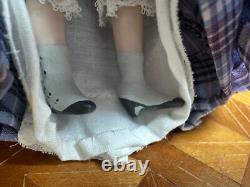 Dolls house miniature 112 ARTISAN porcelain Victorian lady doll POSEABLE