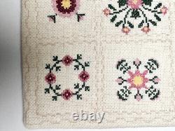 Dolls house miniature 112 HANDCRAFTED needlework bedspread (2) 165mm x 185mm