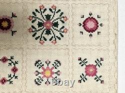 Dolls house miniature 112 HANDCRAFTED needlework bedspread (2) 165mm x 185mm