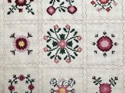 Dolls house miniature 112 HANDCRAFTED needlework bedspread (2) 165mm x 185mm