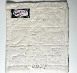 Dolls house miniature 112 pretty needlework bedspread (1) 165 mm x 185 mm
