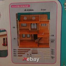 EPOCH Sylvanian Families House in The Green Hills Calico Critters