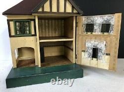 Early Vintage Triang Dolls House In Original Condition