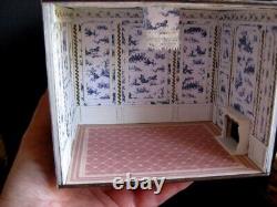 Exquisite 1/48th quarter 148 doll house room box with lightCelia Mayfield