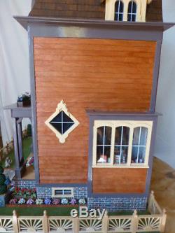 Fully furnished 1/12th scale dollshouse