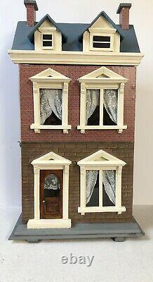 Gottschalk Antique Dolls House