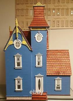 Hamlin Victorian 112 scale Dollhouse with working garage