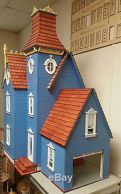 Hamlin Victorian 112 scale Dollhouse with working garage