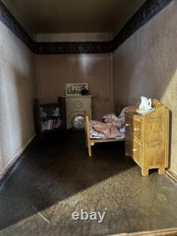 Handmade Antique Dolls House 1928 & Contents