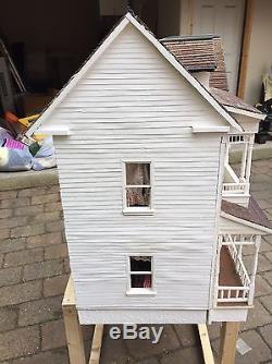 Houseworks'The Victorian' Dolls House With Furniture