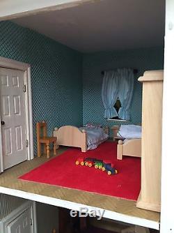 Houseworks'The Victorian' Dolls House With Furniture