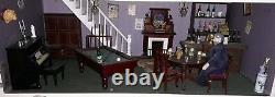 Large doll house with basement and accessories Good condition