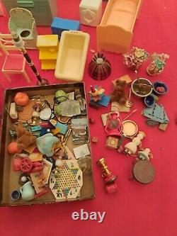 Lot Vintage Plastic And Metal Dollhouse Doll House Furniture Miniature Soooo Cu