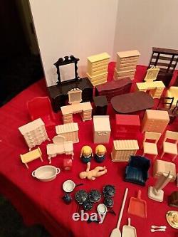 Lot Vintage Plastic And Metal Dollhouse Doll House Furniture Miniature Soooo Cu